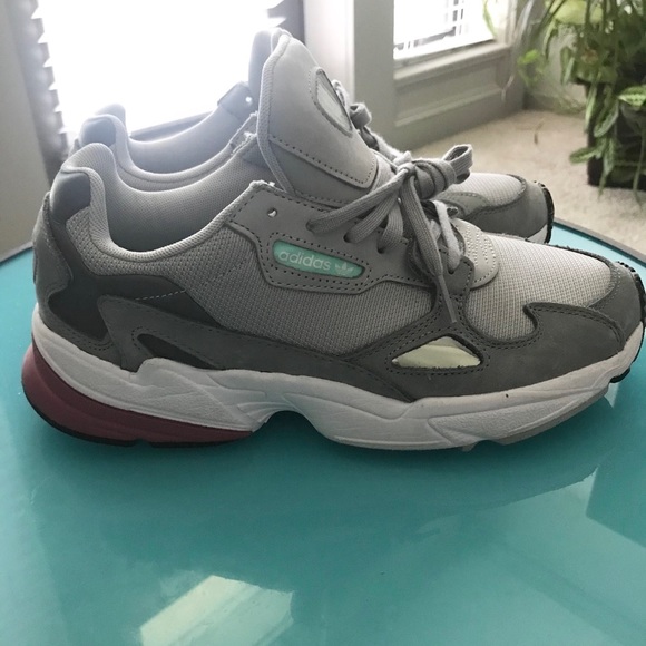 adidas falcon original